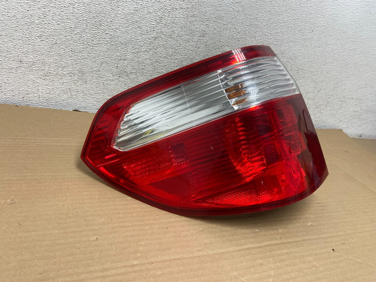 2005 2006 2007 Honda Odyssey Left Driver LH Side Tail Light AG8847 DW1