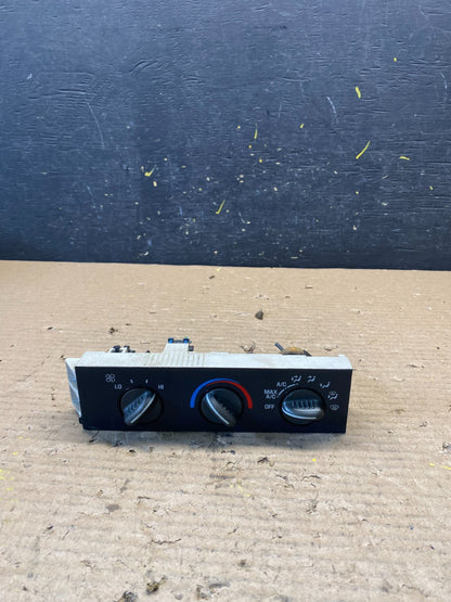 2001 - 2007 GMC Chevrolet Express 1500 Climate Control A/C s3118 DG0