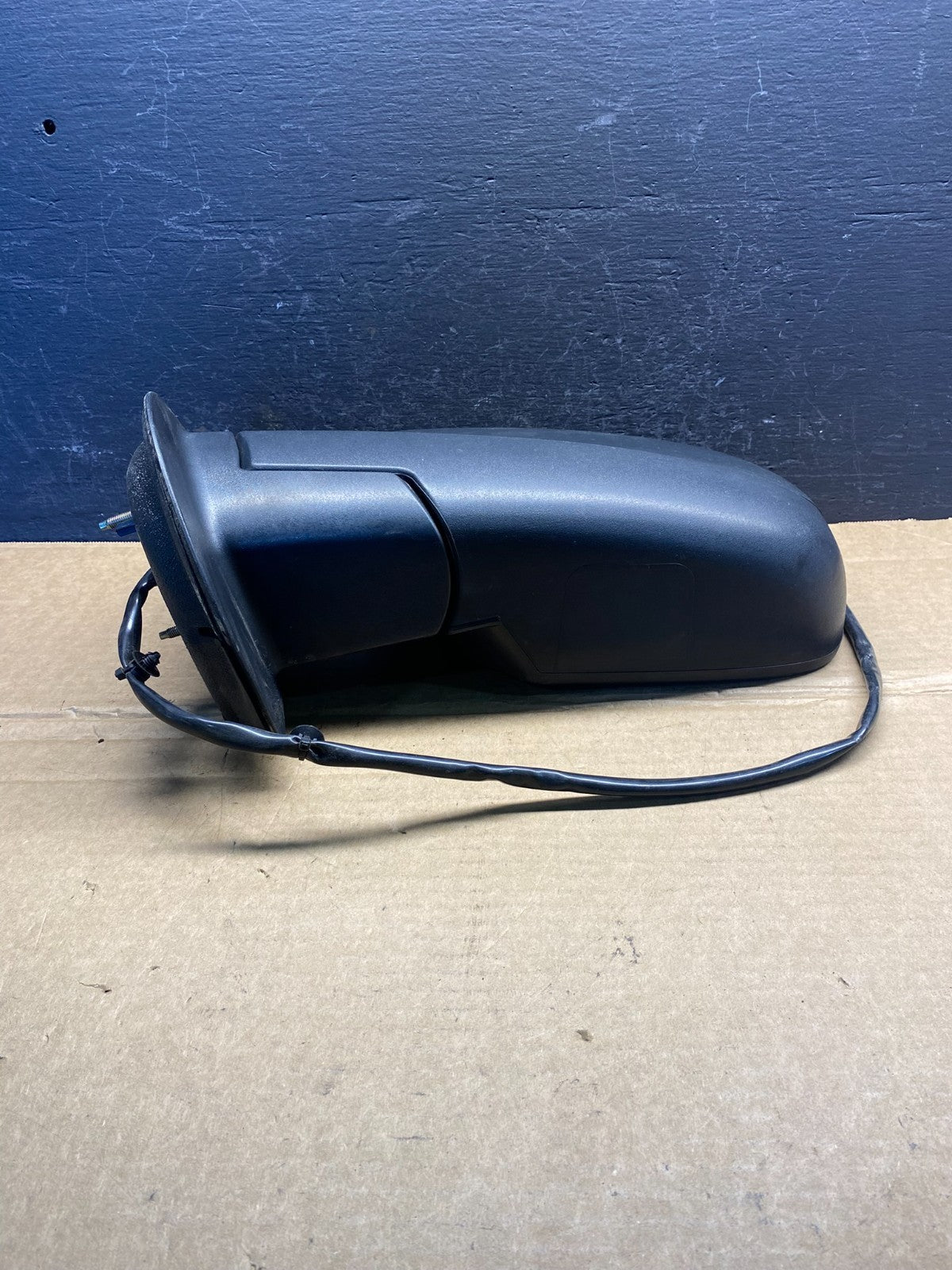 2007 to 2013 Chevrolet Tahoe Silverado Suburban Left Driver Mirror AD3346 DG2