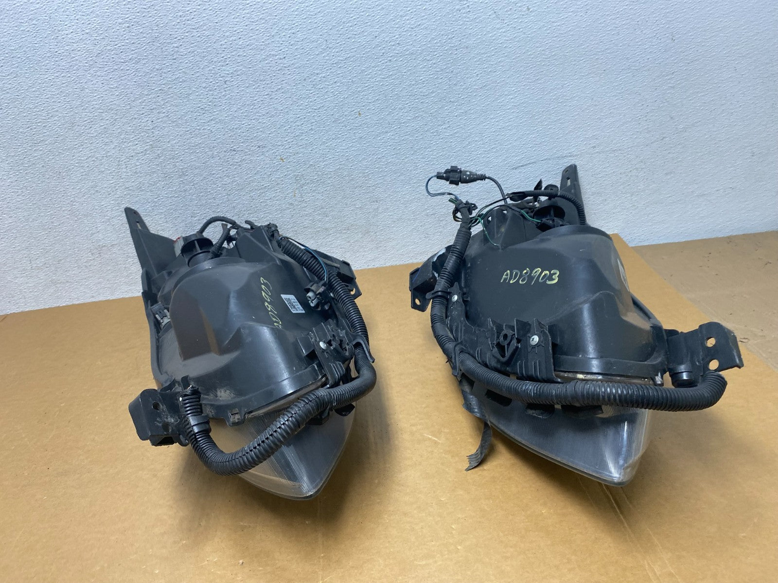 Sedan 2010 2011 2012 Nissan Altima Headlights Halogen Left+Right Side AD8903 DW9