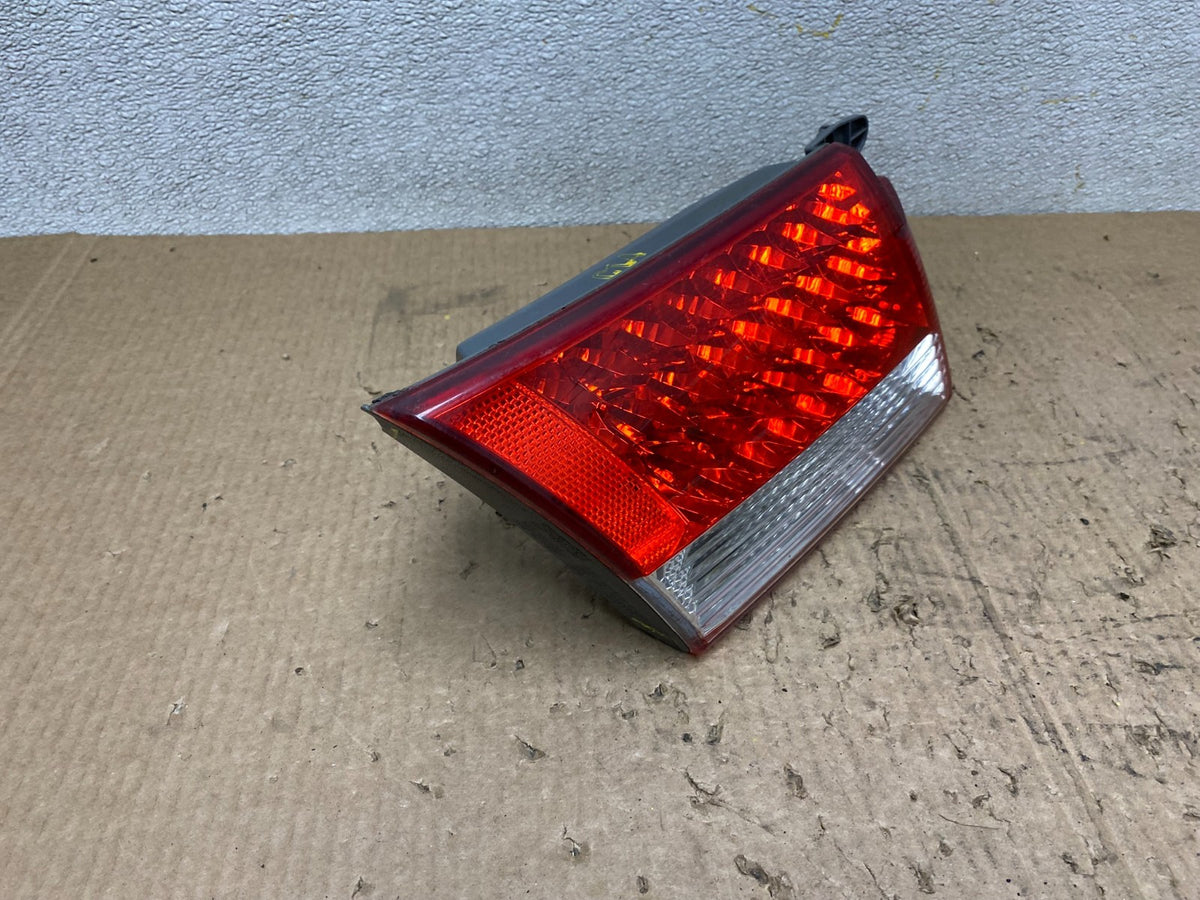 2006 2007 2008 2009 Hyundai Azera Left Driver LH Inner Tail Light W7548 DW2