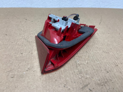 2012 to 2015 Volkswagen Passat Right Passenger Tail light inner Oem AC1284 LK5