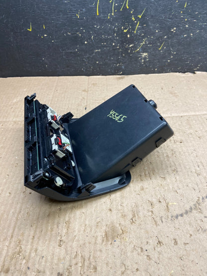 2016-2017 Volkswagen Tiguan Front Center Console Climate Control OEM Y5565 DG1