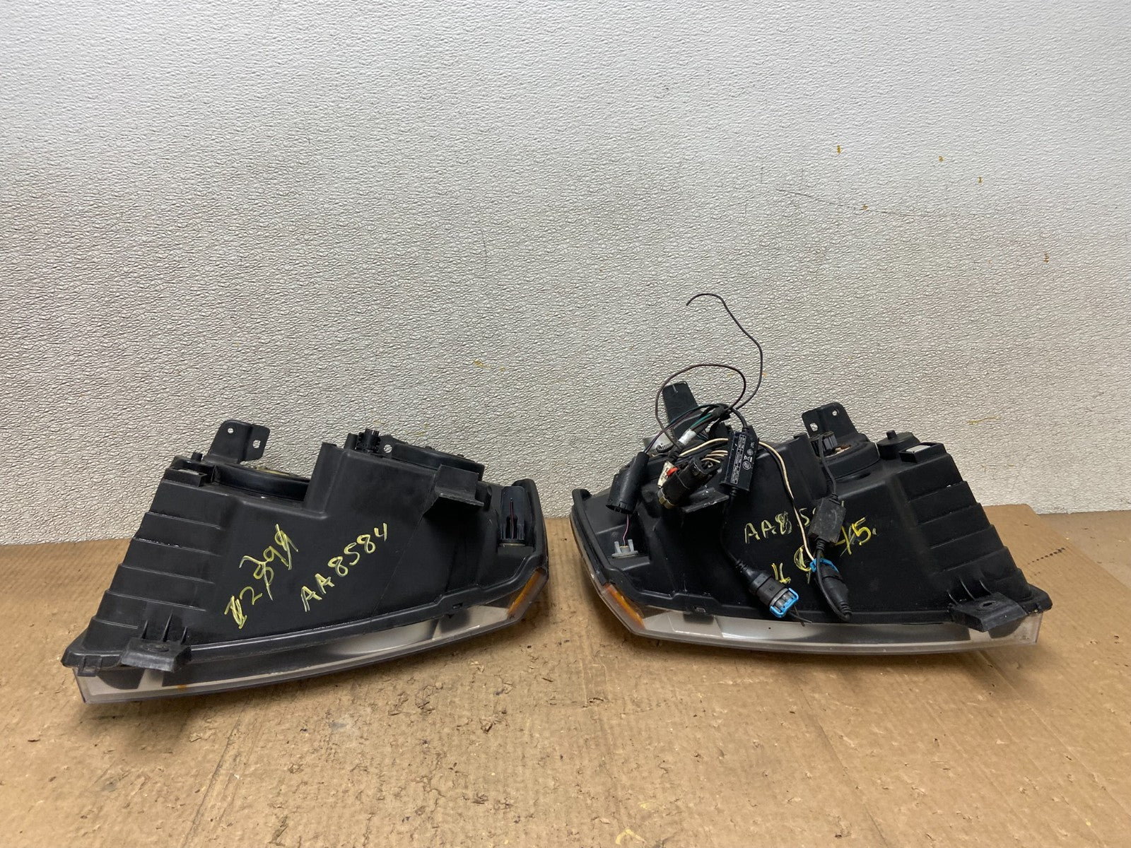 2005-2007 Jeep Grand Cherokee Left+Right Halogen Headlights AA8584 DW9