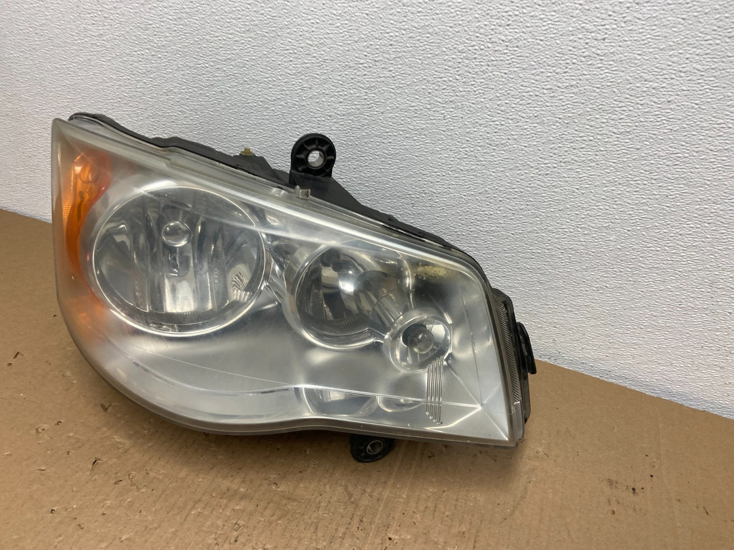 2011 to 2016 Chrysler Town and Country Right Passenger Headlight AB6572 DW1