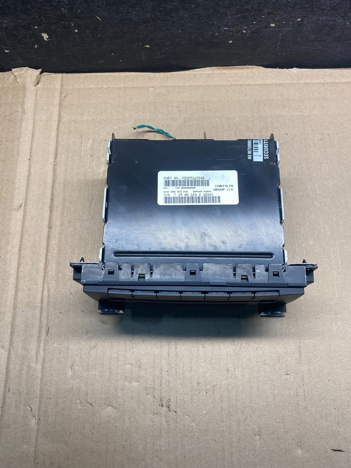 2007-2012 Chrysler Dodge Jeep Ram Radio CD MP3 AUX Receiver AJ0505 DG3