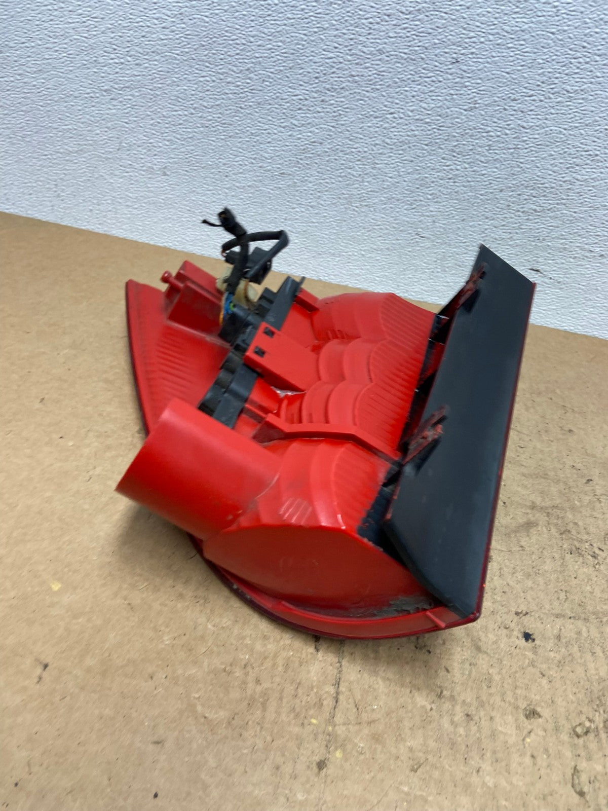 2002-2005 Mercedes ML350 ML-Class Left Driver Lh Side Tail Light OEM AC3588 LK4