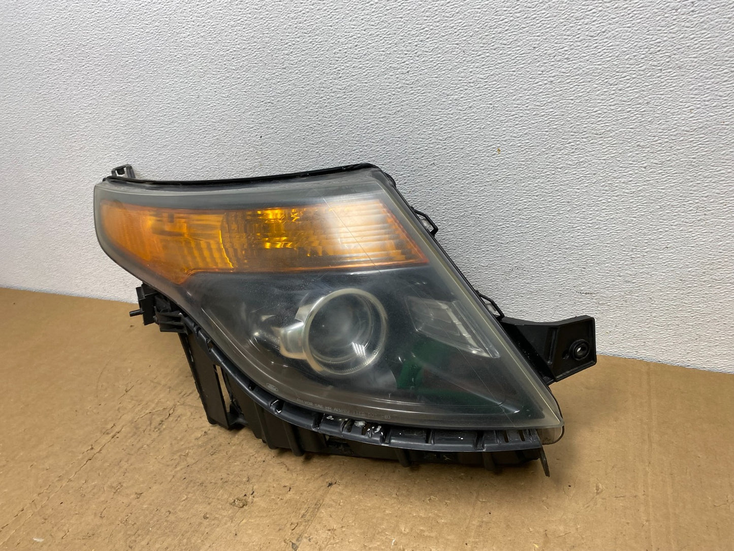 2011 - 2015 Ford Explorer Police Right Passenger Halogen Headlight AD0551 DW1