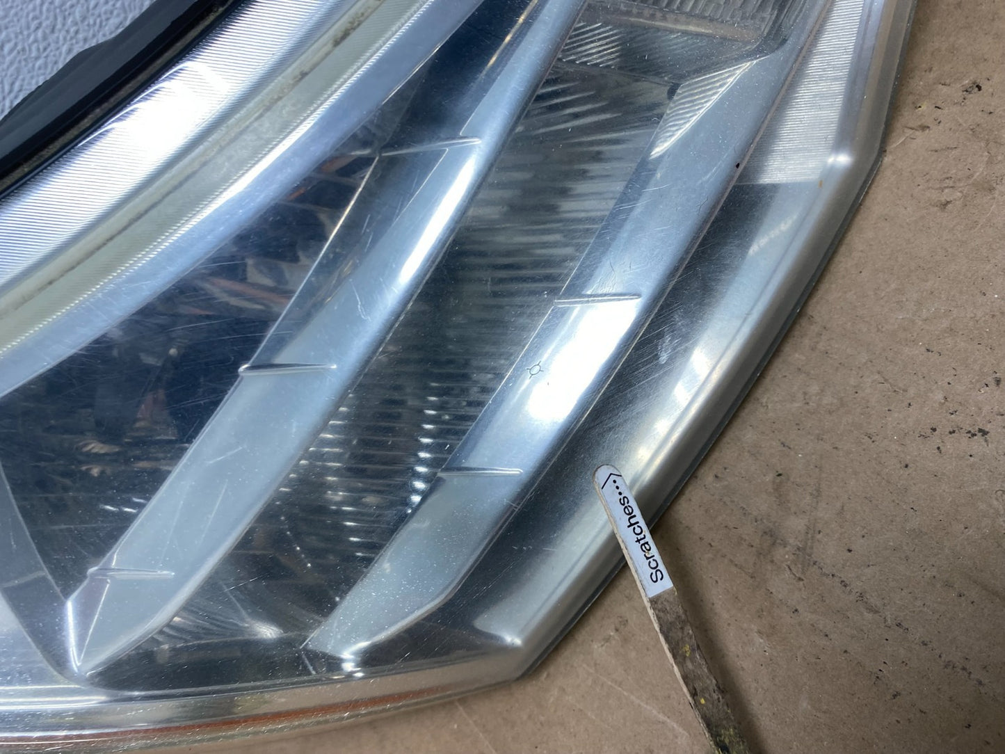 2008 2009 2010 2011 Ford Focus Right Passenger Rh Side Headlight AC5640 DW3