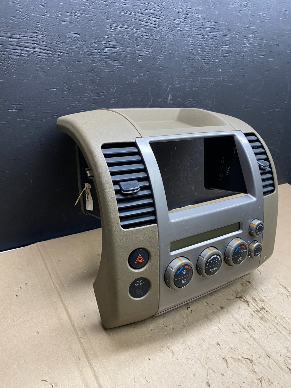 2005-2008 Nissan Pathfinder Radio A/C Heat Temperature Climate Control AB9104 DG3