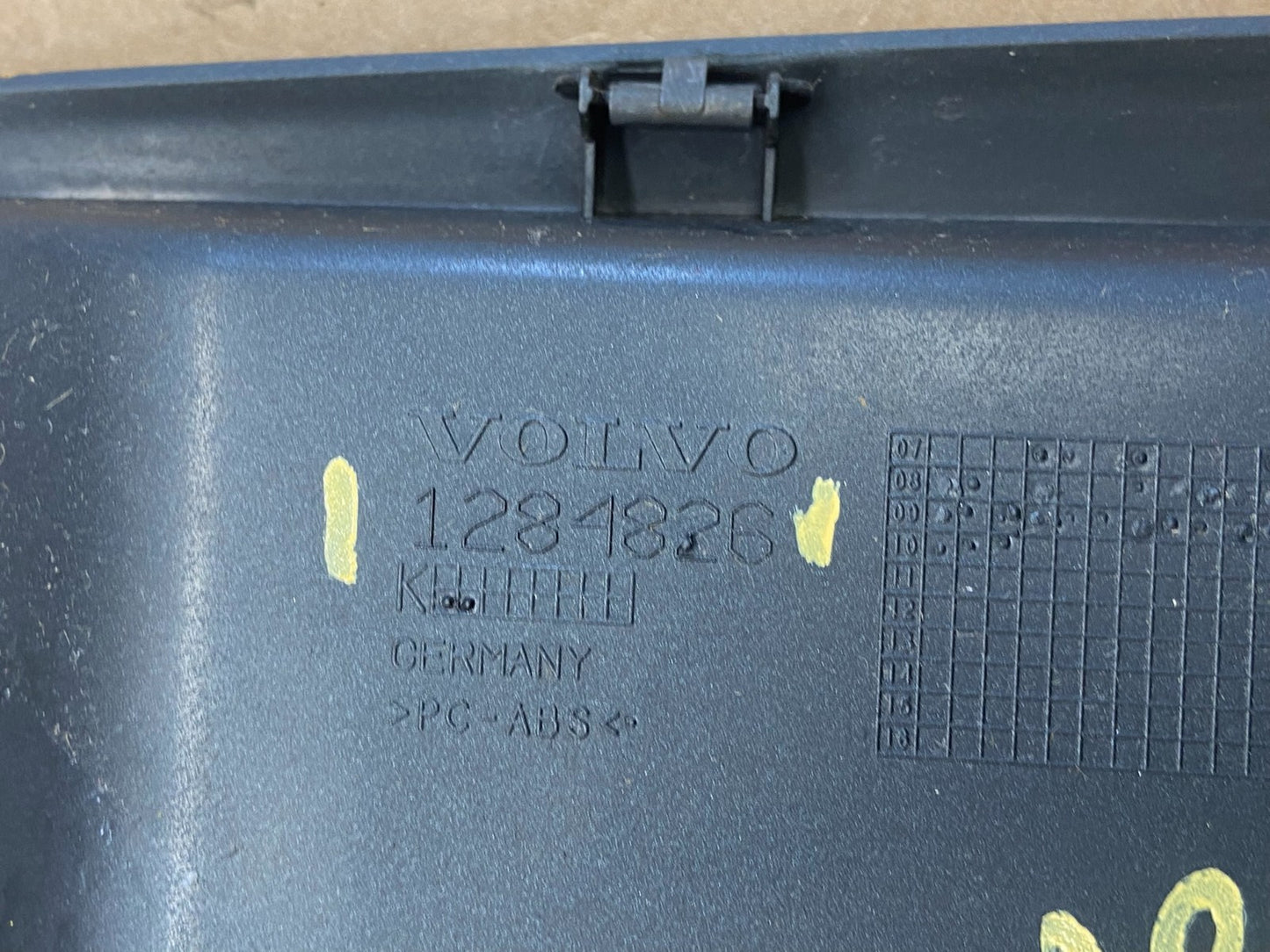 2010 to 2011 Volvo XC60 Center Console Air Vent Bezel Panel Trim  Oem AB9296 DG6