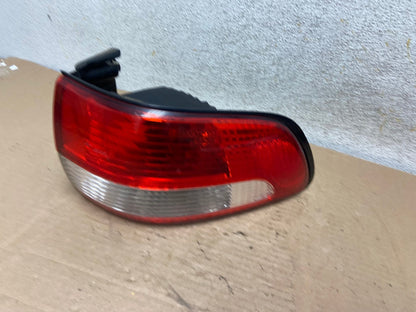 2001 2002 2003 Toyota Sienna Right Passenger Rh Side Tail Light AH9496 LK1