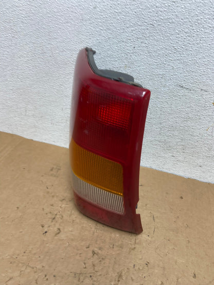1999 - 2004 Jeep Grand Cherokee WJ Left Driver Lh Tail Light AD3089 LK1