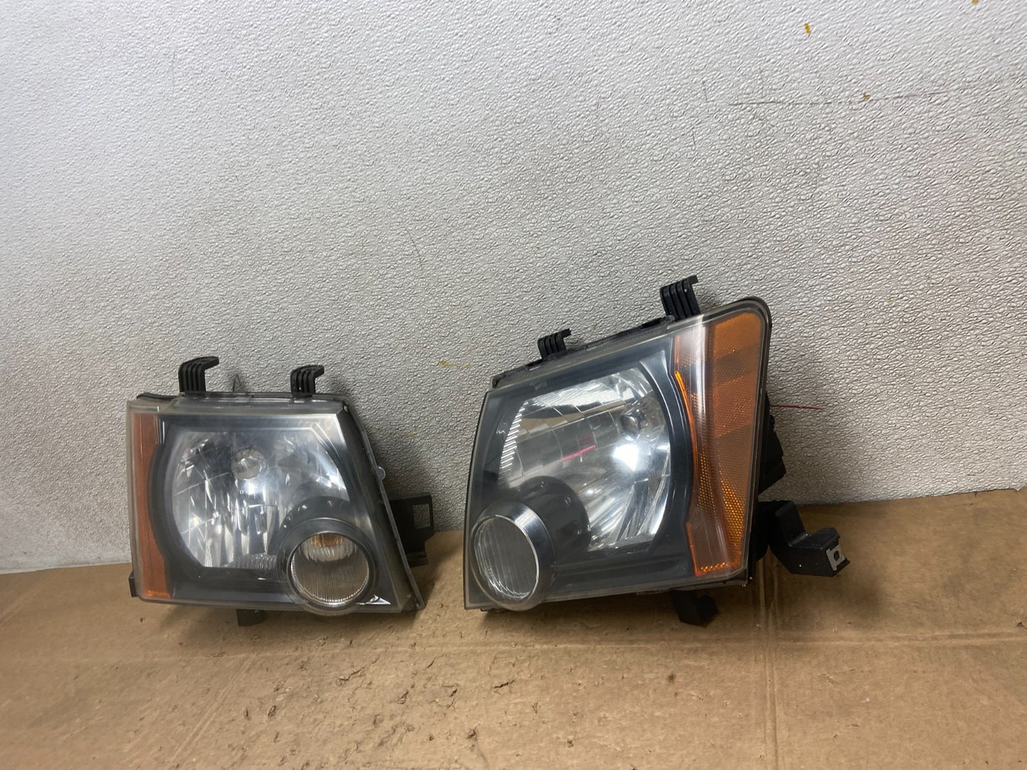 2005-2015 Nissan Xterra Left+Right Side Set Headlights OEM Y8327 DW1
