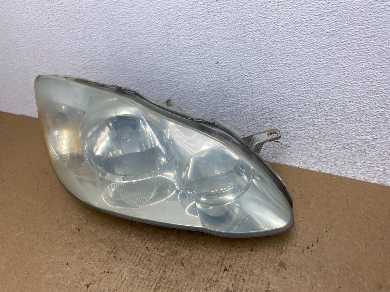 2005 to 2008 Toyota Corolla Right Passenger RH side Headlight Oem AC1598 DW1