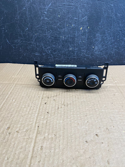 2007 - 2009 Chevrolet Silverado Gmc Sierra A/C Heater Climate Control ac9438 DG0