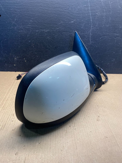 2003-2006 Chevrolet Tahoe Suburban Right Passenger Turn Door Mirror AE6342 DW1