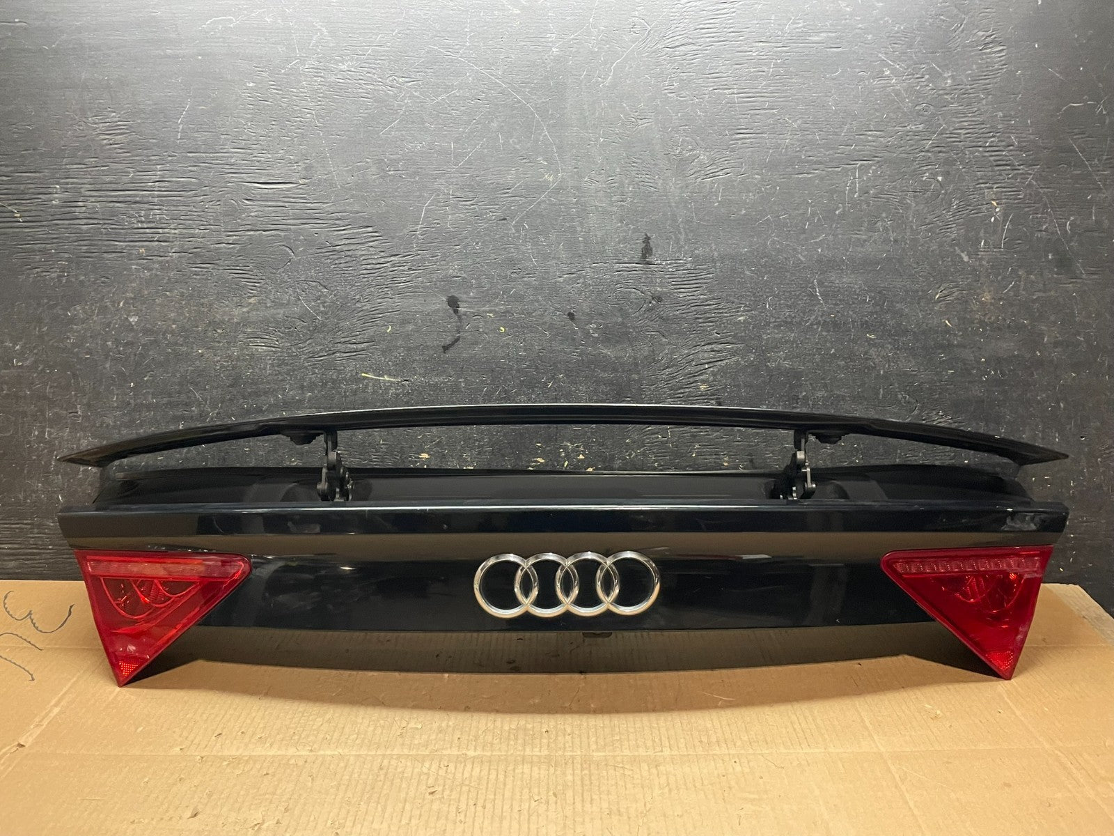 2012-2015 Audi A7 S7 Liftgate Trunk Lid Spoiler W/ Tail light Camera Y17950