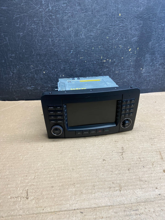 2006 2007 2008 Mercedes ML350 GL450 Radio Navigation Screen Display ah3899 DG0