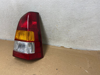 2001 2002 2003 2004 Mazda Tribute Right Passenger Rh Tail Light AH8359 LK2