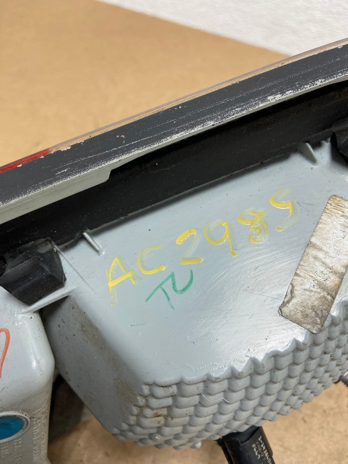 2010 2011 2012 Ford Taurus Right Passenger RH Tail Light Inner OEM AC2985 LK7