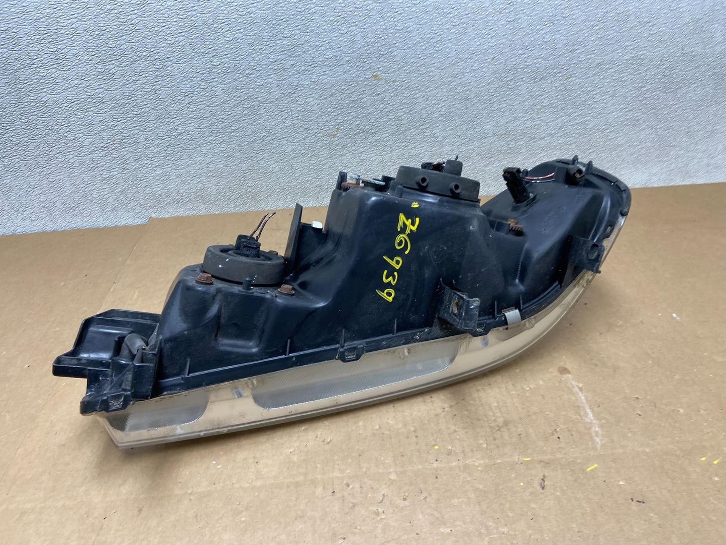 1995 to 1997 Acura TL Driver Side Right Passenger Side Headlight Z69397