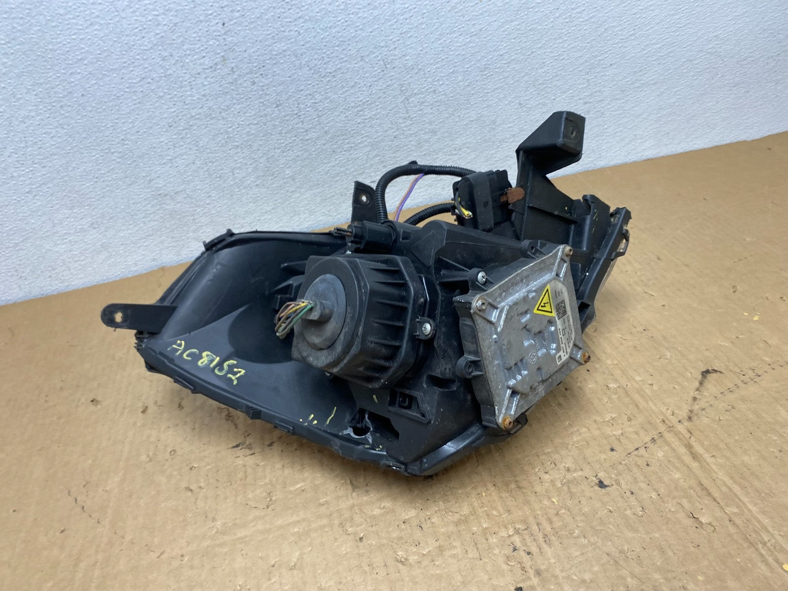 2006 to 2011 Cadillac DTS Left Driver Lh Xenon Hid Headlight AC8152 DW9