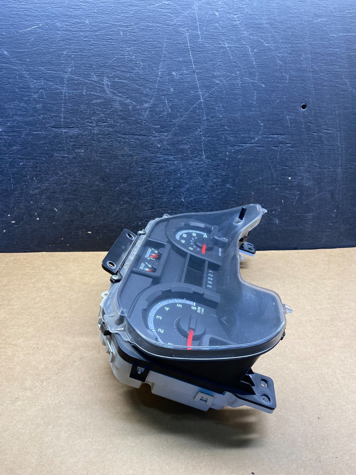 2009 to 2014 Ford E150 E250 E350 VAN Gauge Speedometer Cluster AH7081 PS1