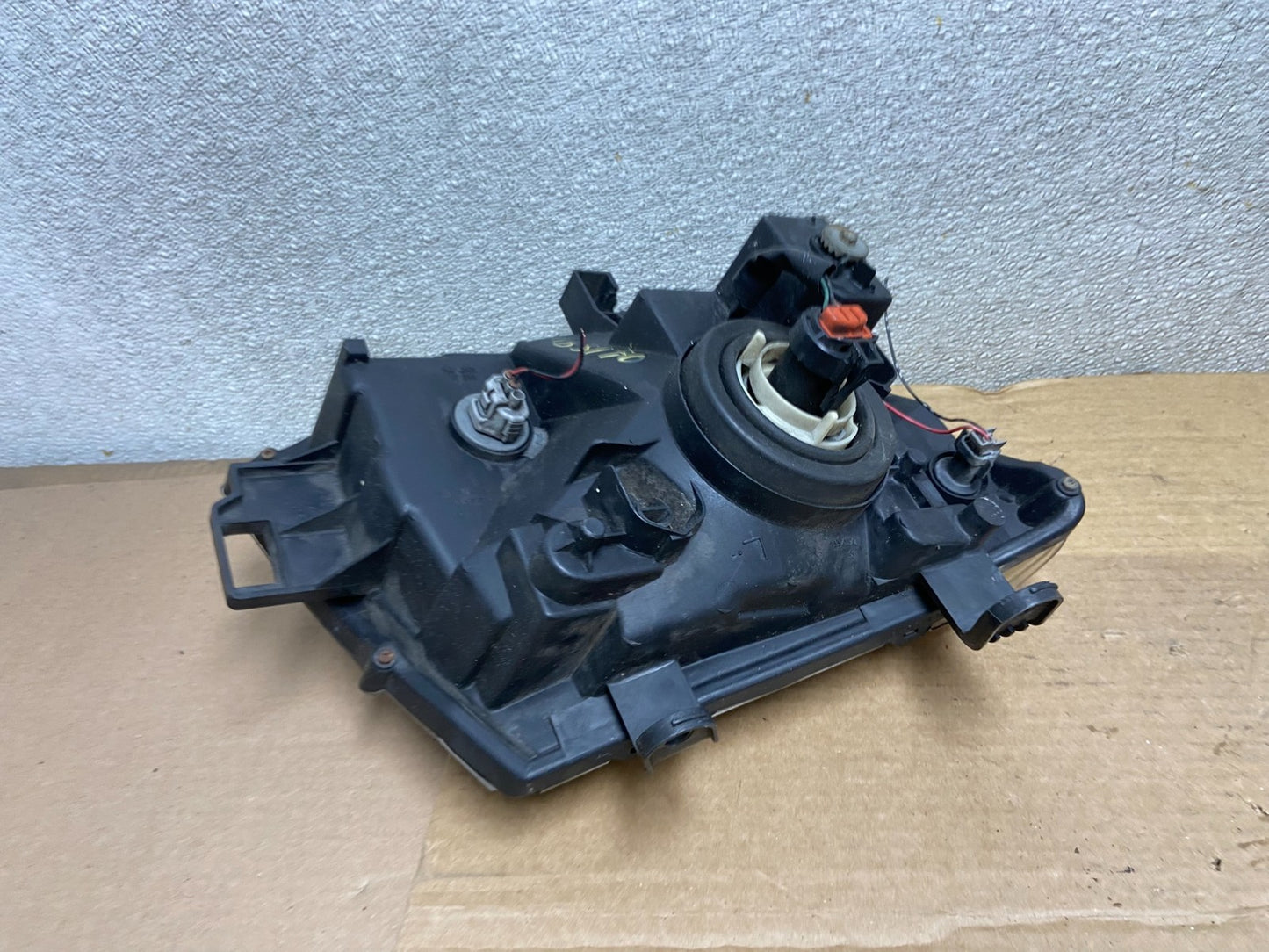 2005 - 2015 Nissan Xterra Driver Left LH Side Headlight AB5170 DW5