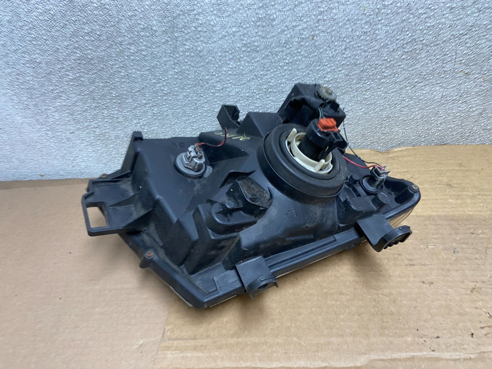 2005 - 2015 Nissan Xterra Driver Left LH Side Headlight AB5170 DW5