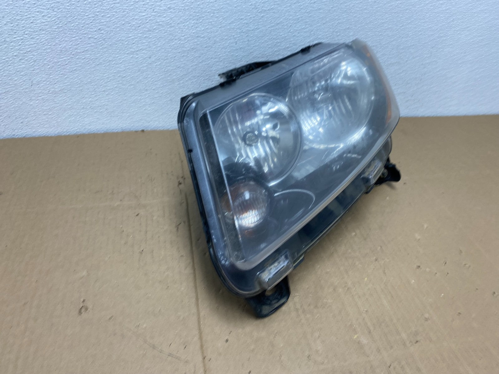 2011 to 2013 Jeep Grand Cherokee Halogen Left Driver Lh Headlight Oem AB8138 DW2