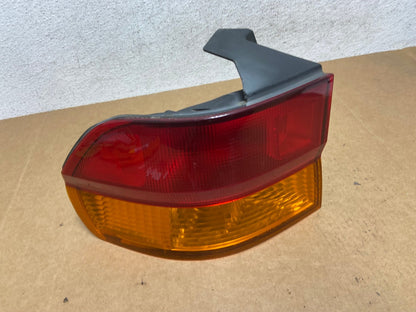 2002 2003 2004 Honda Odyssey Left Driver LH Side Tail Light AE2927 LK0