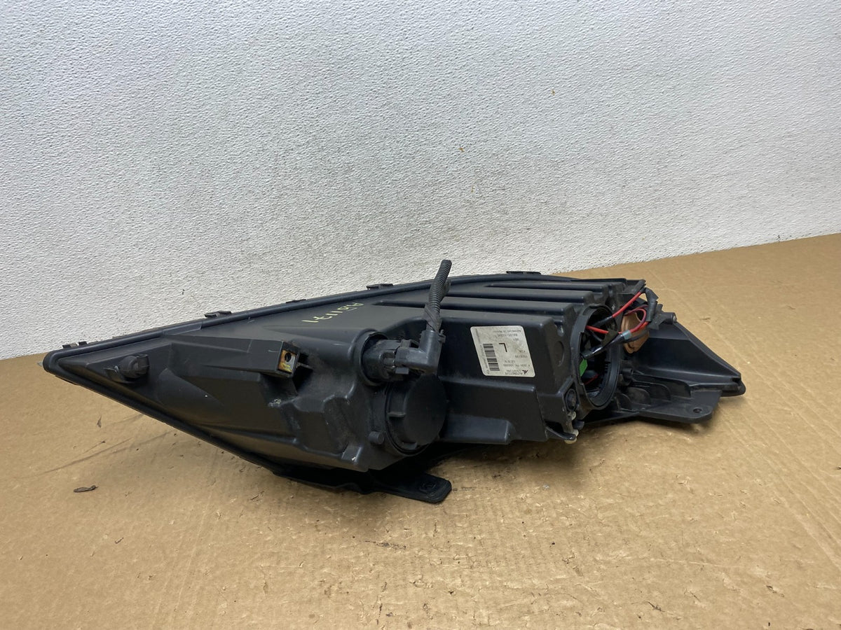 2011 to 2013 Kia Sorento Left Driver LH Side Headlight Halogen AG1171 DW4