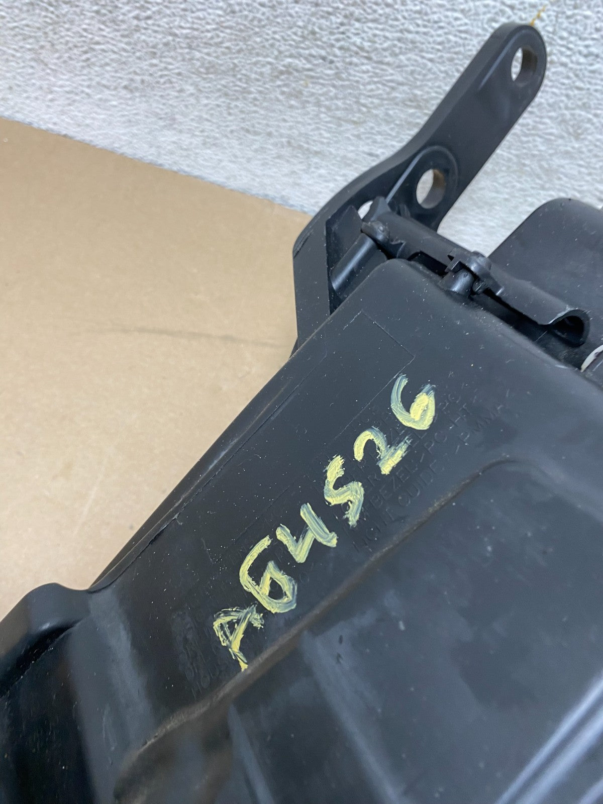 2015 2016 2017 Chrysler 200 Right Passenger Rh Side Halogen Headlight AG4526 DW10