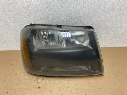 2006 2009 Chevrolet Trailblazer Right Headlight Flush Half Grille Bar AE6134 DW0