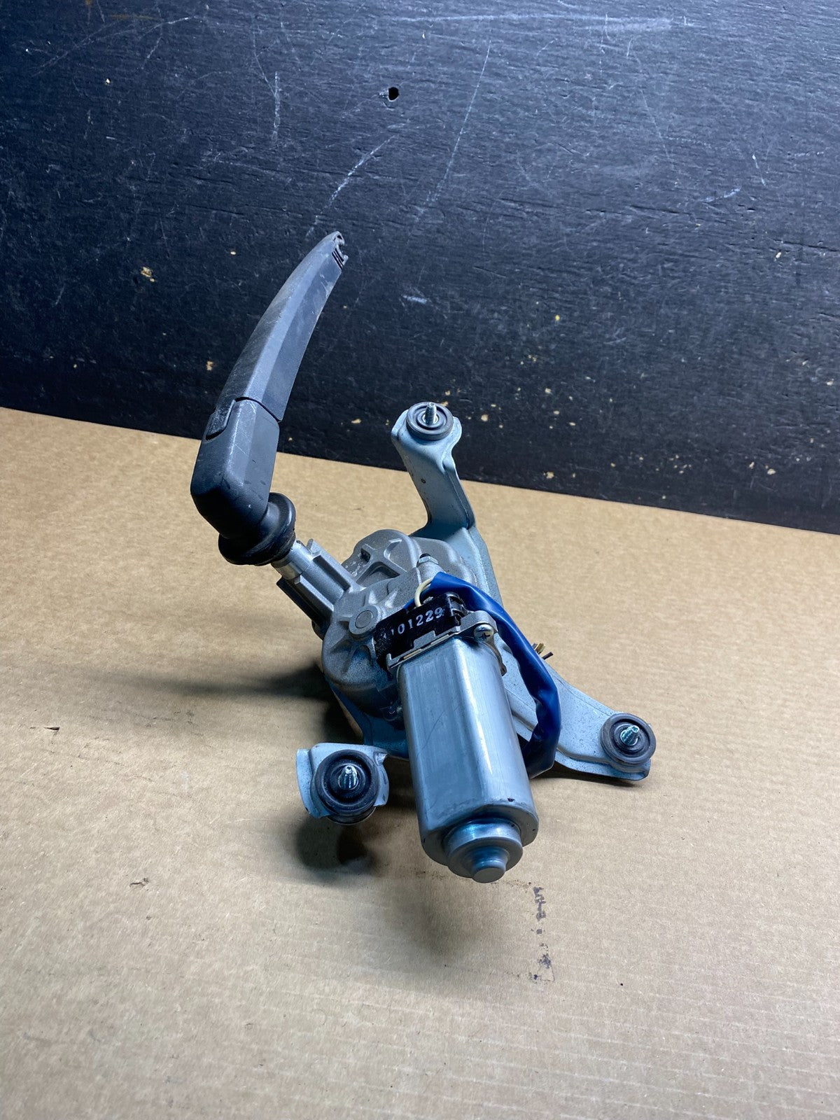 2011 - 2013 Kia Sorento Rear Glass Windshield Wiper Motor Z9051 DG4