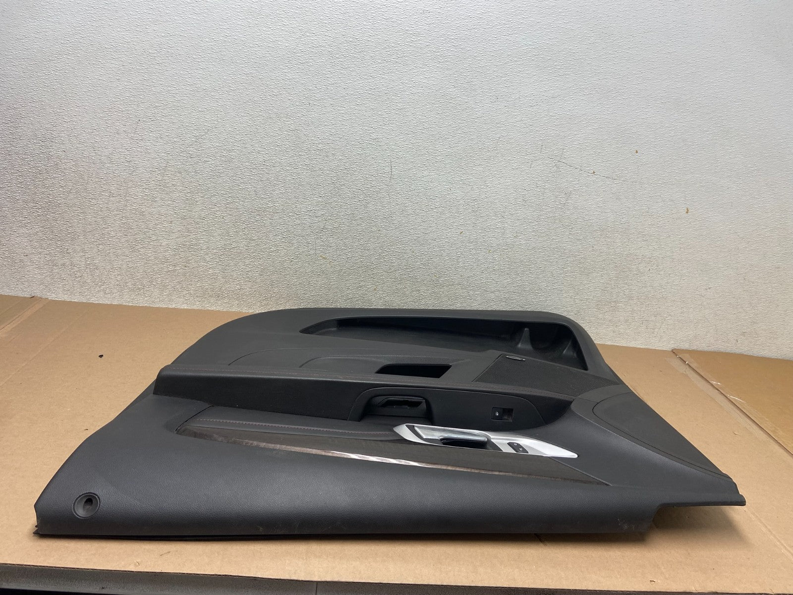 2012 to 2015 Chevrolet Equinox Front Right Passenger RH Door Panel R4914 DG6