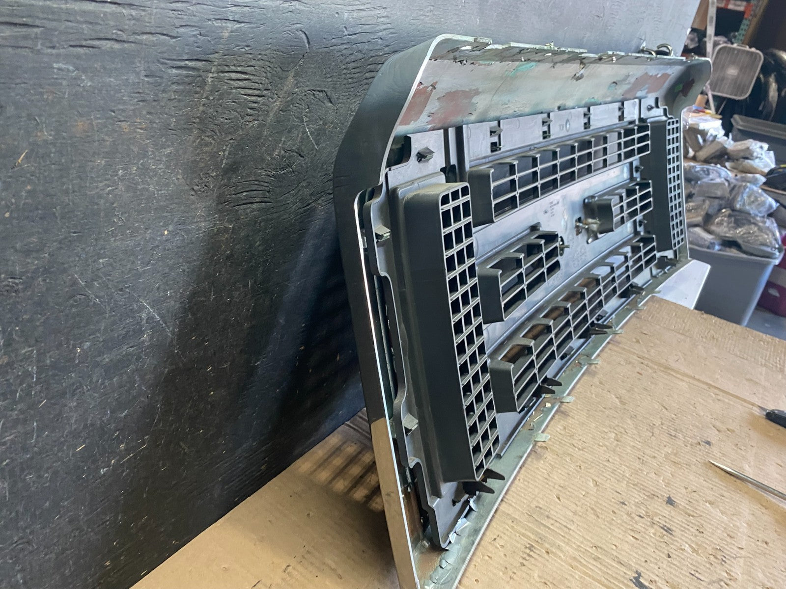 2008 to 2014 Ford Econoline E150 E250 Front Upper Chrome Grill Grille P8781 DG6