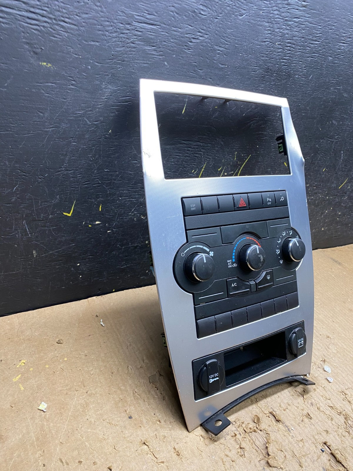 2008 to 2010 Jeep Grand Cherokee Center A/C Heater Climate Control OEM AA0000 DG2