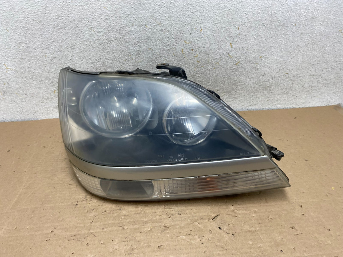 1999 to 2003 Lexus RX300 Right Passenger Headlight Halogen AI1033 DW0