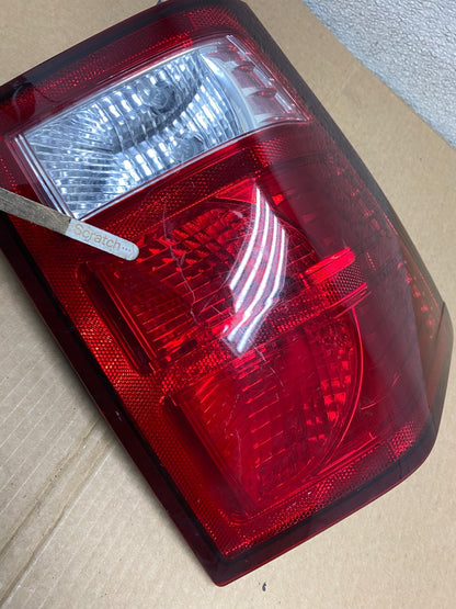 2007 2008 2009 2010 Jeep Grand Cherokee Left Driver Lh Tail Light Oem V0943 DW5