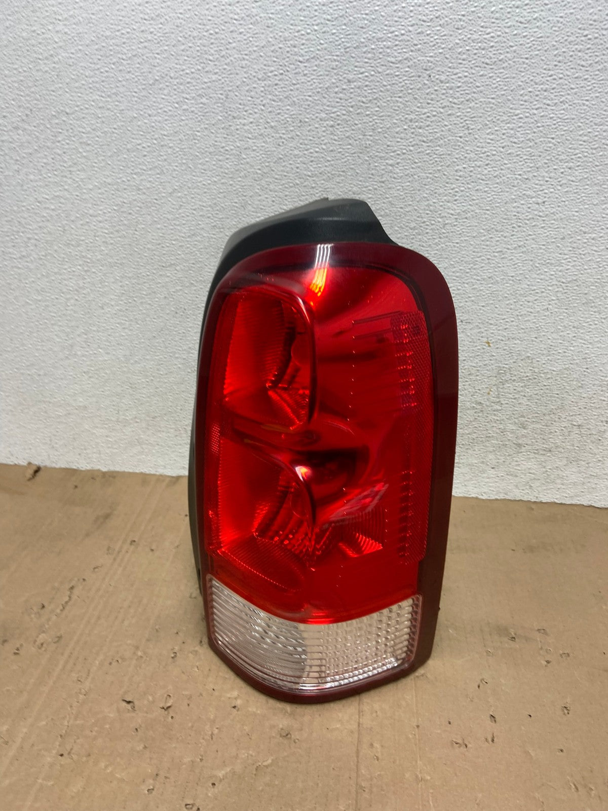 2005 - 2009 Pontiac Montana / Uplander Right Passenger Tail Light AE9191 LK0