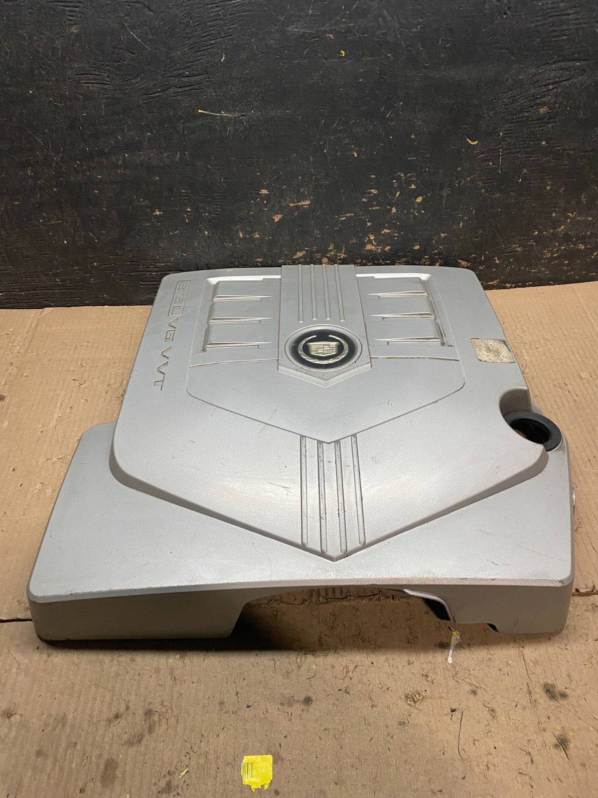 2004 to 2007  Cadillac CTS 3.6L Plastic Engine Cover Shield OEM x8181 DG0