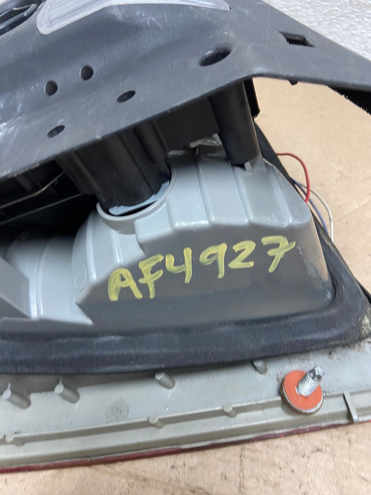 2002 - 2005 BMW 3 E46 Series Right Passenger RH Side Tail Light AF4927 LK8
