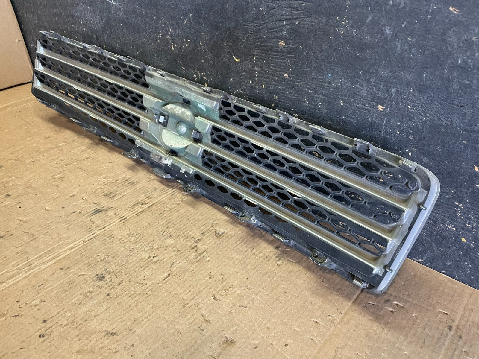 2009 to 2011 Nissan Maxima Front Upper Grill Grille Oem Z8123 DG8