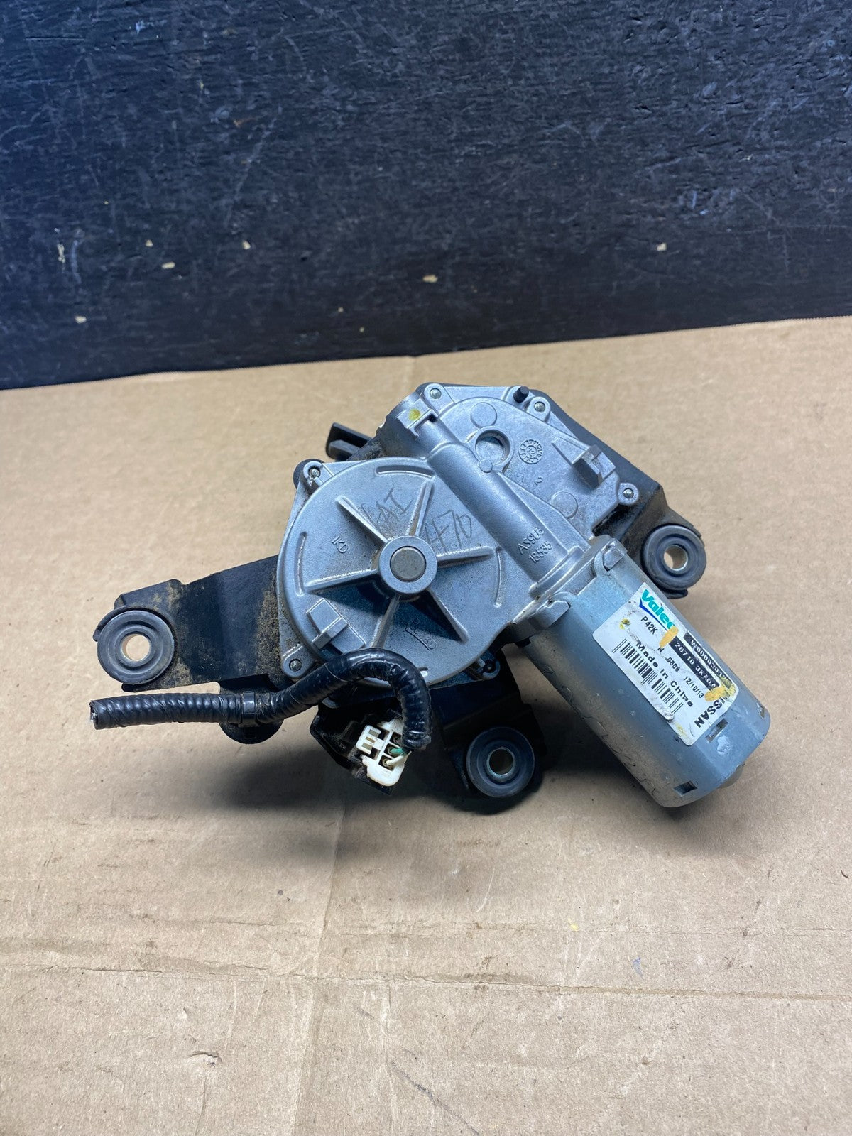 2013-2016 Nissan Pathfinder Back Door Rear Wiper Motor Wiper Blade AE8244 DG4