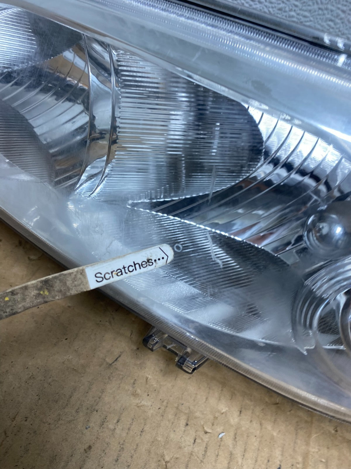 2009 to 2014 Toyota Matrix Left Driver LH Side Halogen Headlight AD0946 DW3