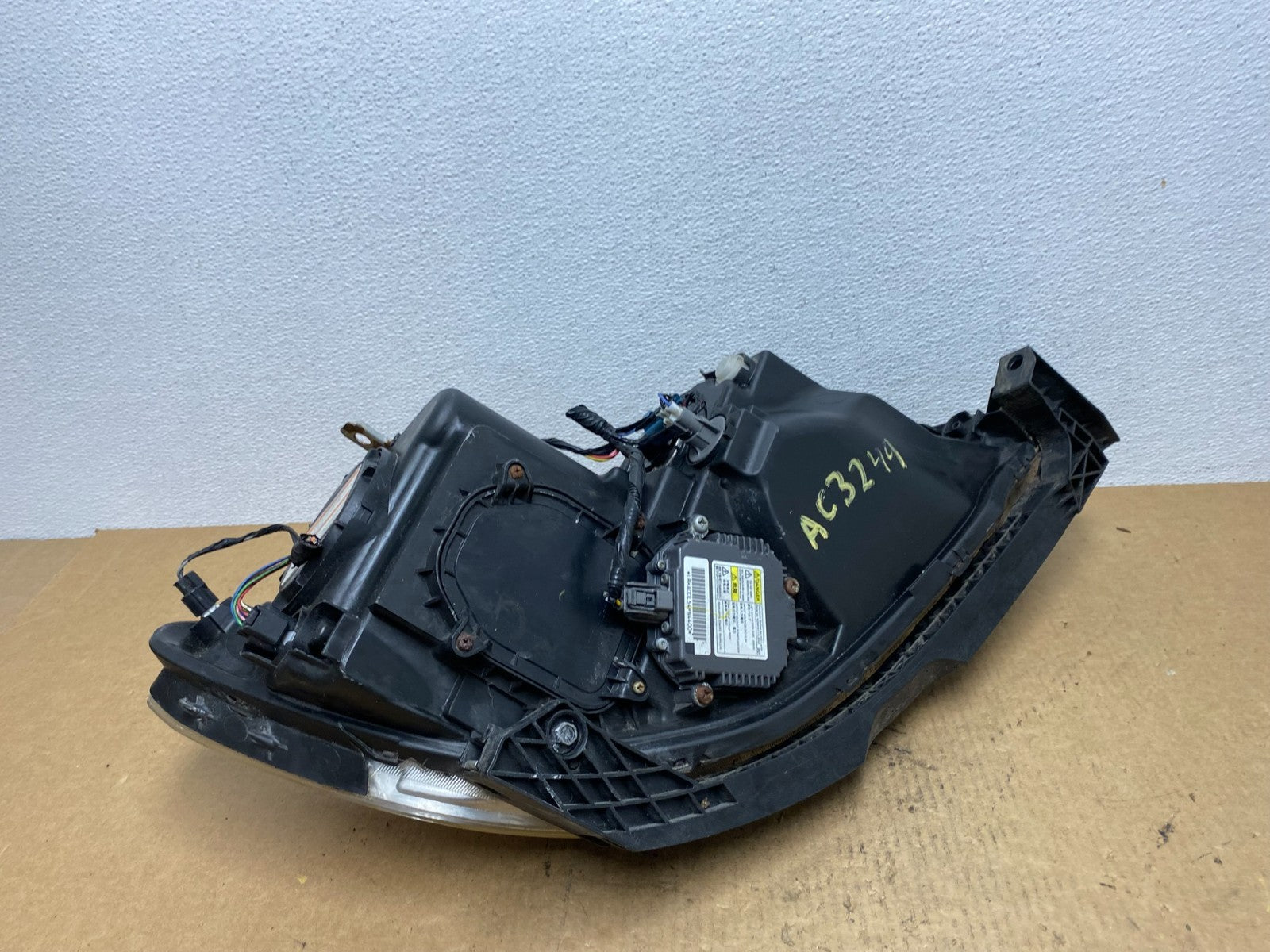 2005 to 2008 Acura RL Left Driver LH Side XENON HID Headlight OEM AC3249 DW7