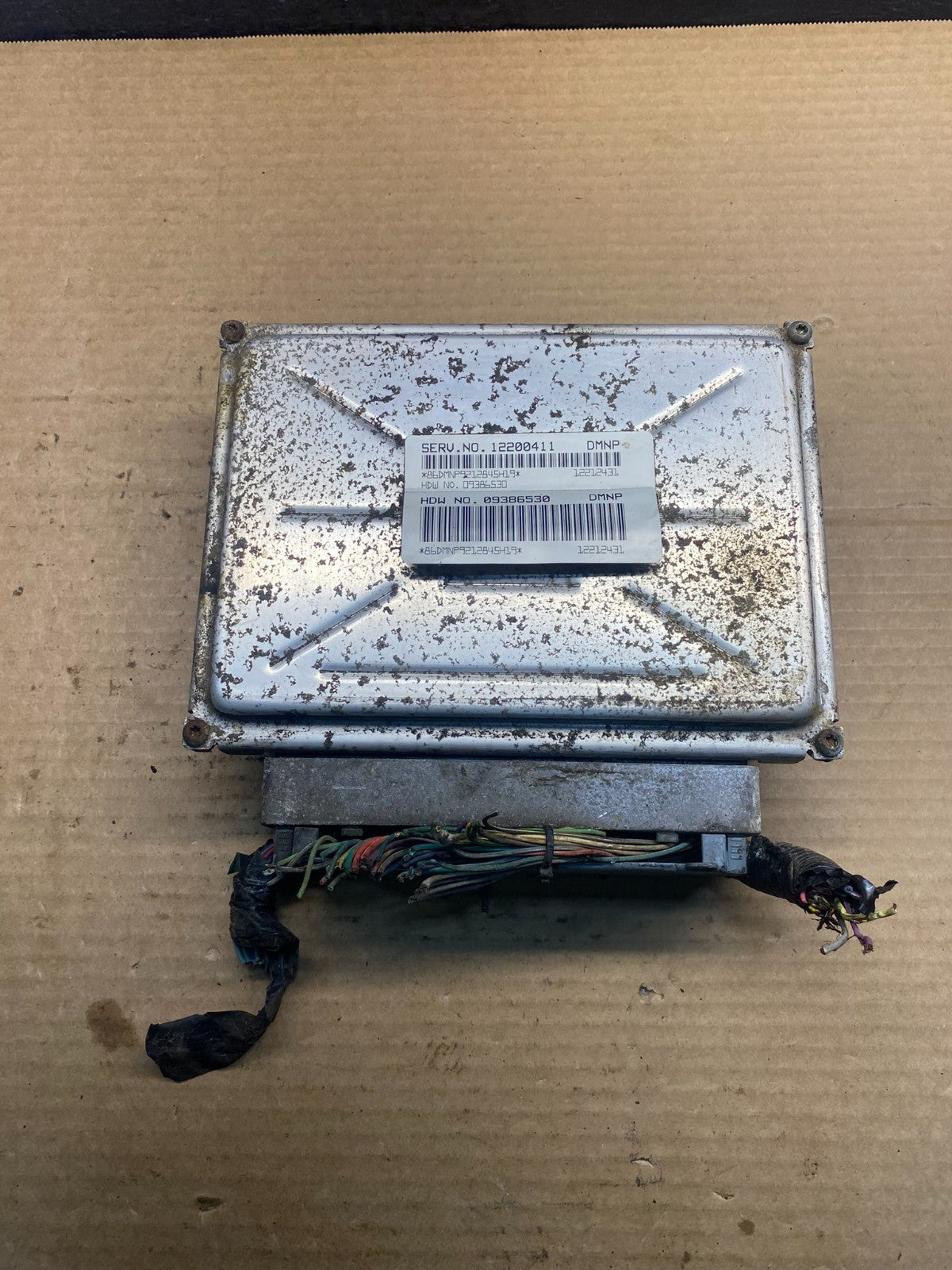 2001-2002 Silverado Tahoe Engine Computer Module 12200411 ECM ECU AF6821 DW0