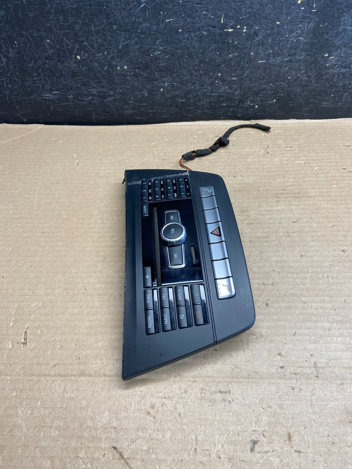 2012-2014 Mercedes W204 C250 C300 C350 Navi Command Radio DVD CD Audio AH3513 DG1